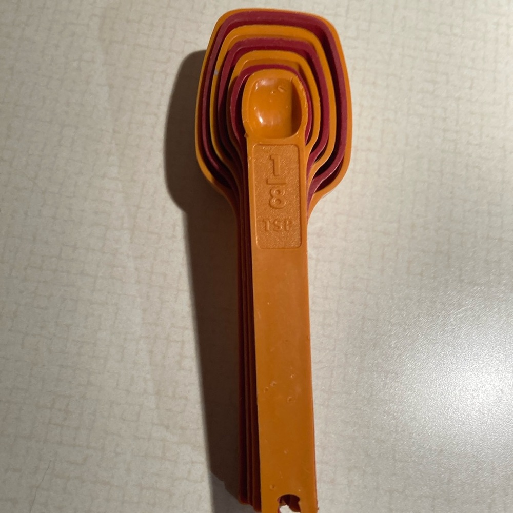Vintage Tupperware measuring spoons